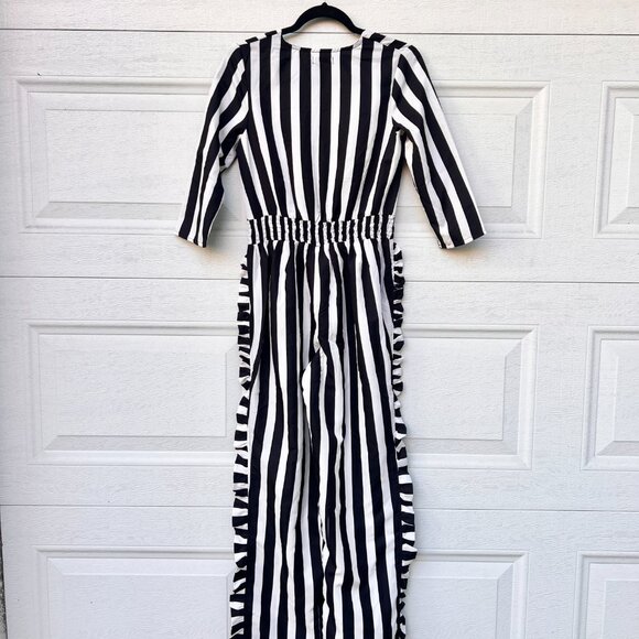 NWT- Boohoo Black and White Striped Ruffle Slit Leg Jumpsuit - Picture 4 of 9